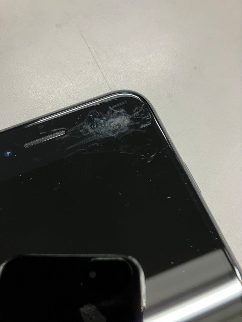 iPhone SE (第2世代) ブラック　64GB
