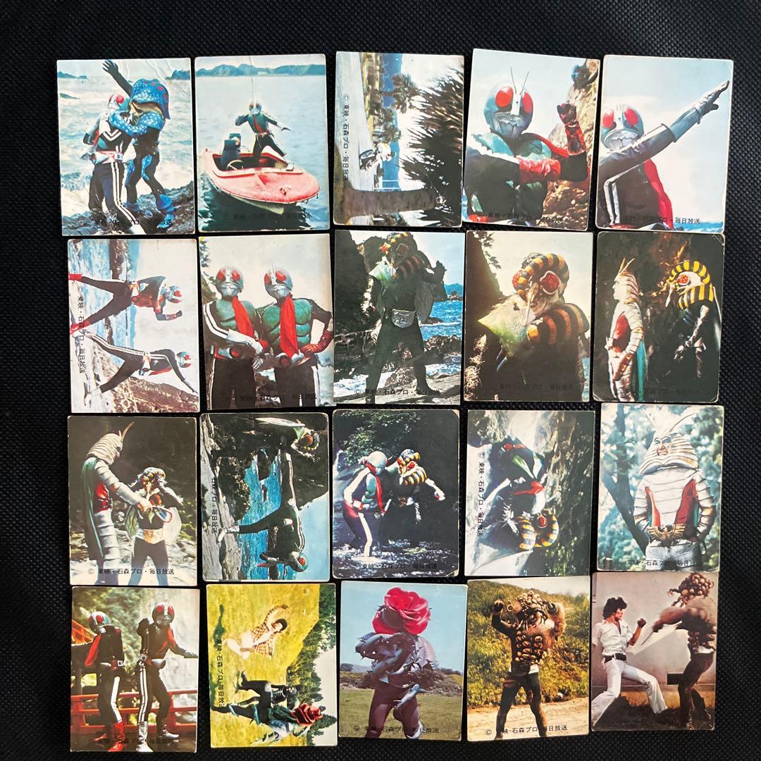 カルビー旧仮面ライダーカード200番台101枚とカードアルバム1冊のセット