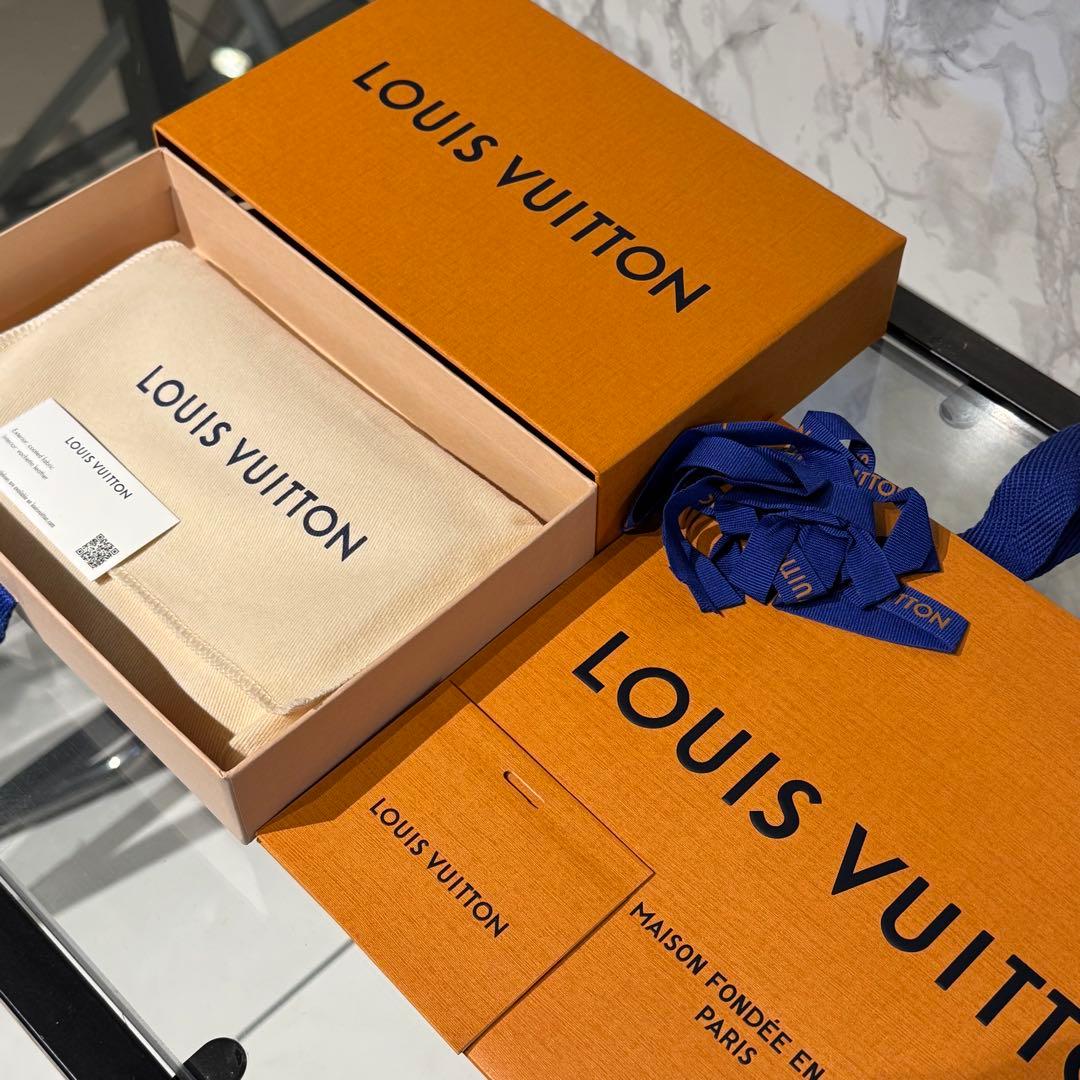 LOUIS VUITTON × NIGO クーヴェルテュール・パスポール ピンク