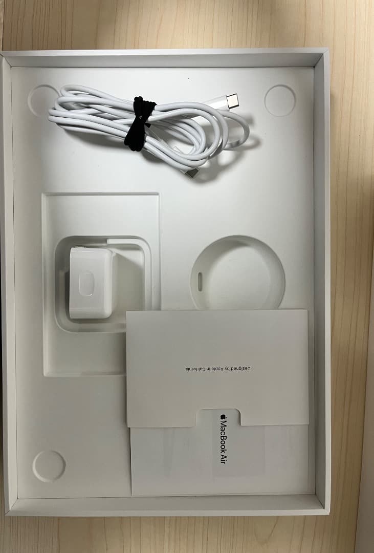 MacBook Air M1 256GB 充電17回 8Gb
