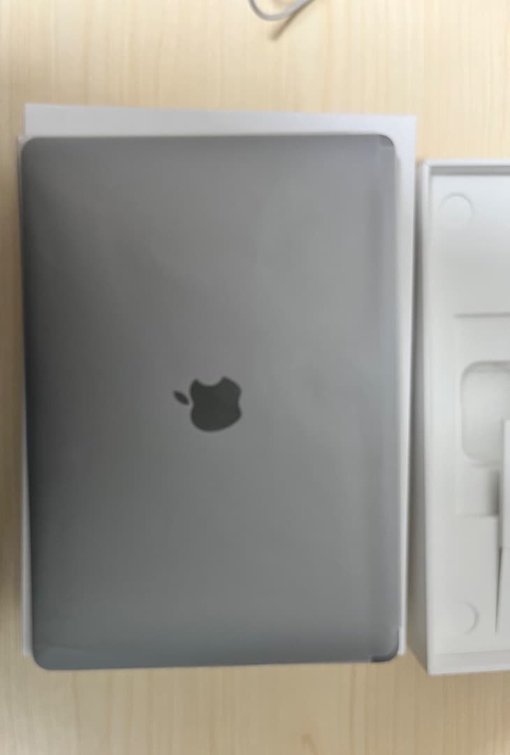 MacBook Air M1 256GB 充電17回 8Gb