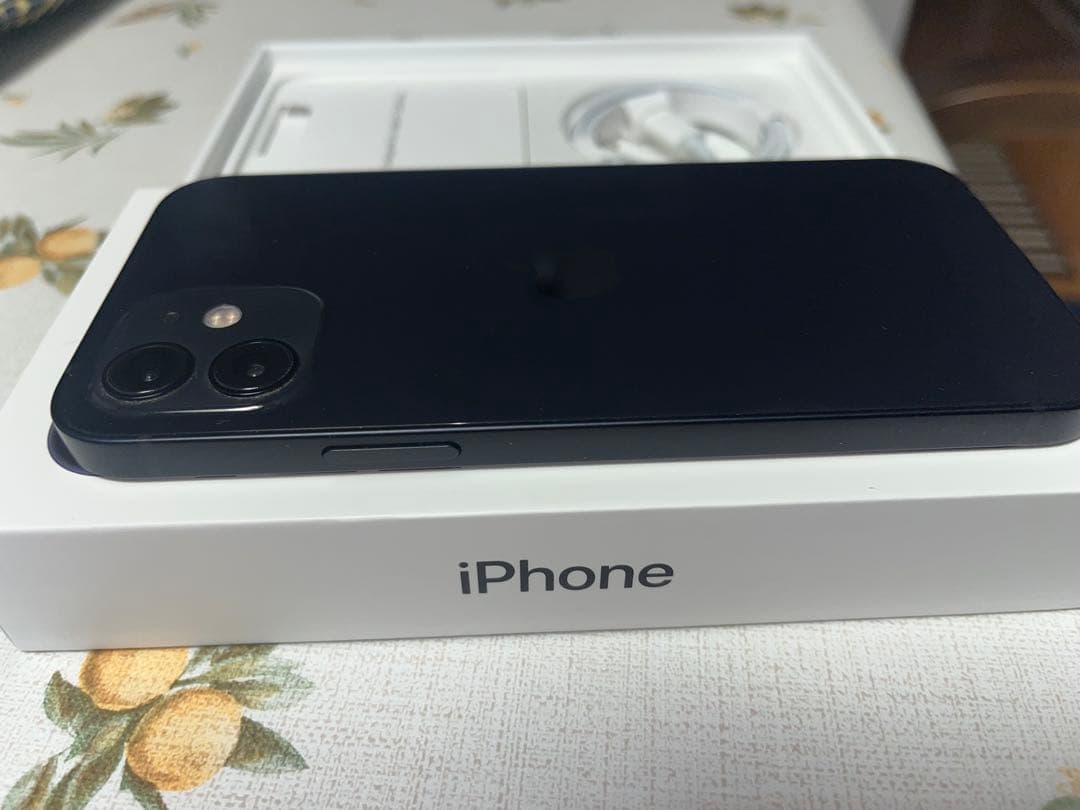 【極美品】 Apple iPhone 12 ブラック 本体 64GB