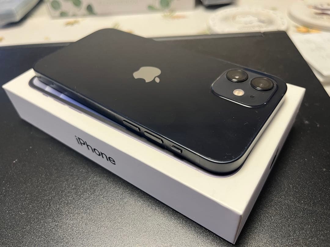【極美品】 Apple iPhone 12 ブラック 本体 64GB