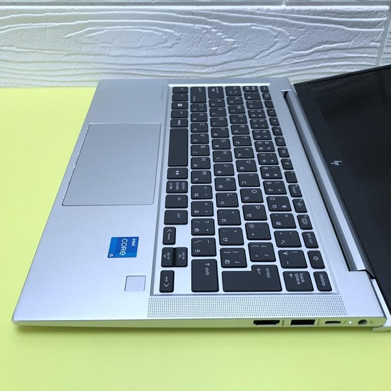 極美品》2024年製 HP 第13世代 高速NVMe256GB/16GBメモリ