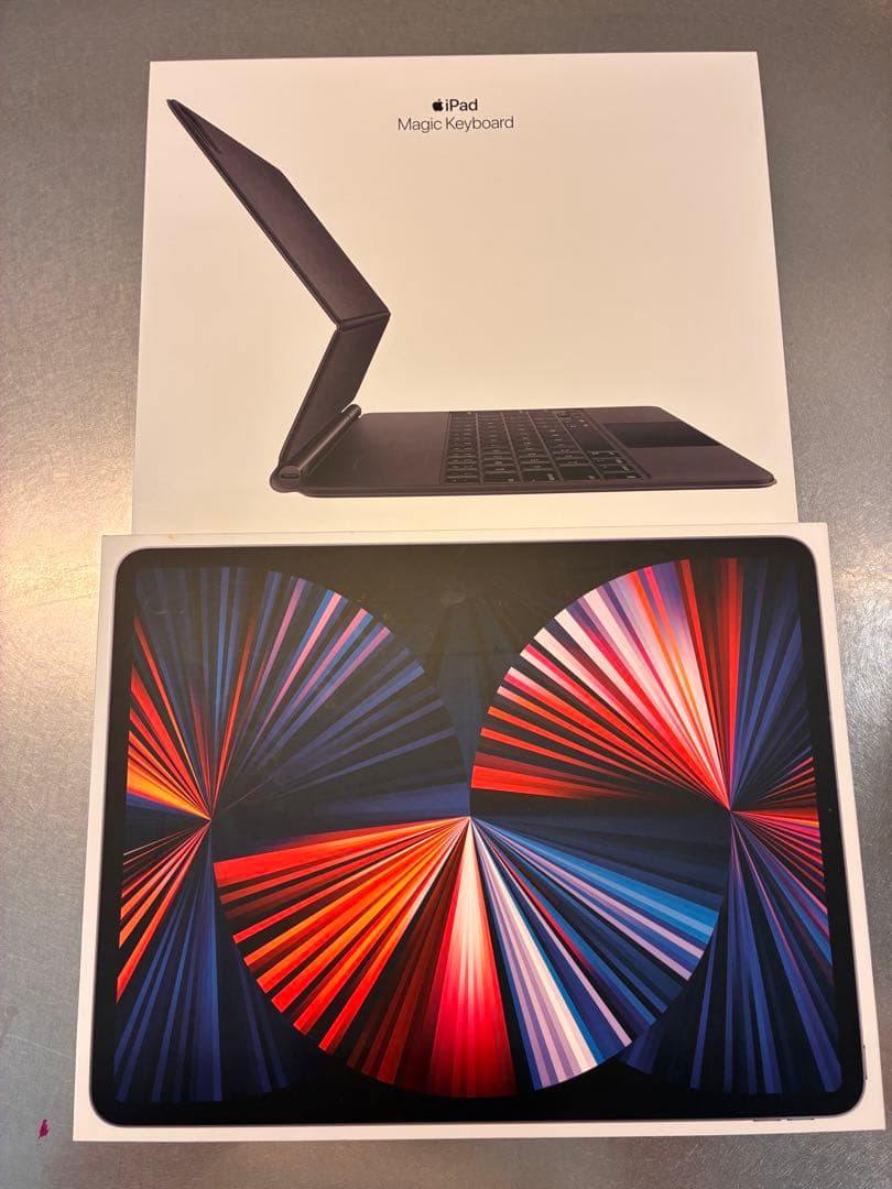 iPadPro12.9（第5世代） Cellular magicKeyboard