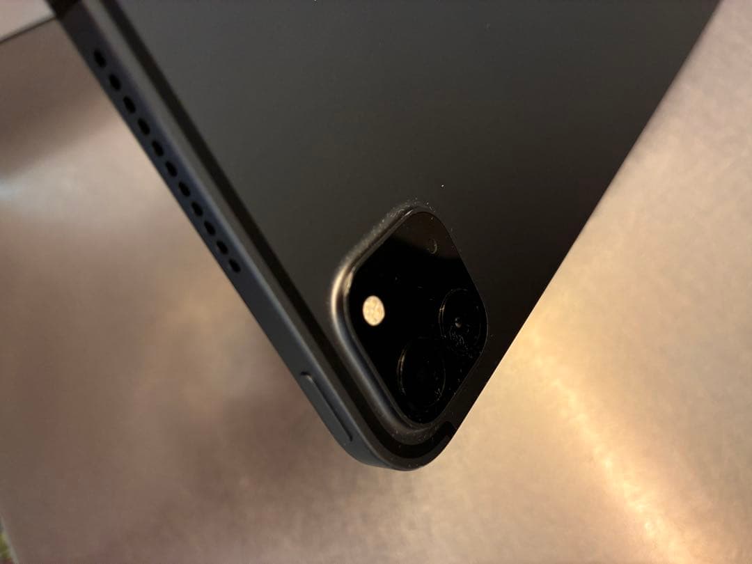 iPadPro12.9（第5世代） Cellular magicKeyboard
