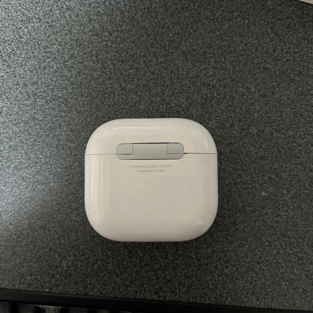 カ*マ様 AirPods 4 ANC本体 ホワイト MagSafe Charge