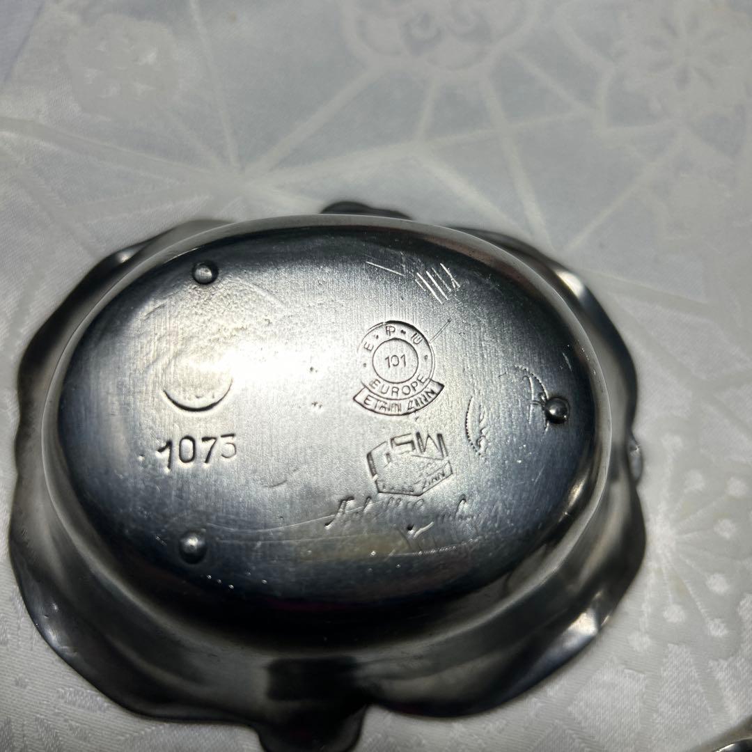 錫アンティークセット 金属製花柄ピッチャーとボウルセット