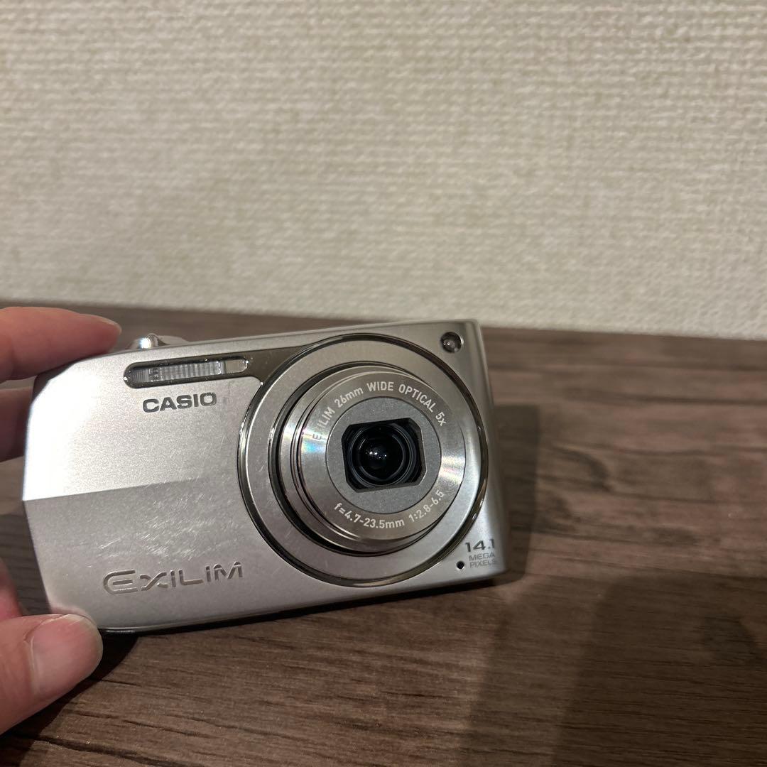 CASIO EXILIM EX-Z2000 デジタル　シルバー