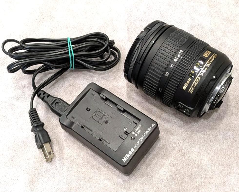 正常動作品　Nikon ニコン D200 デジタル 一眼レフカメラ レンズ付き