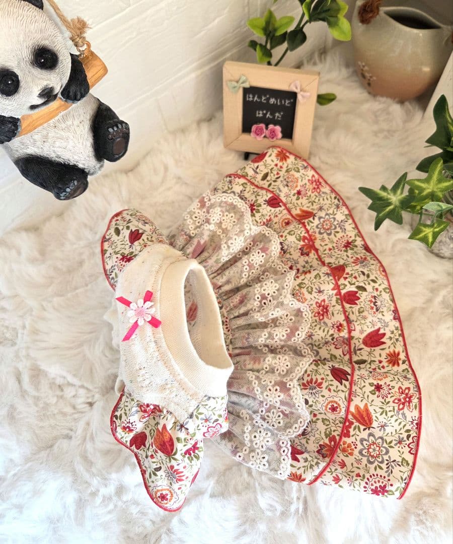 ハンドメイド犬服・春にぴったり・小花柄　❣️ギャザーたっぷティアードワンピース