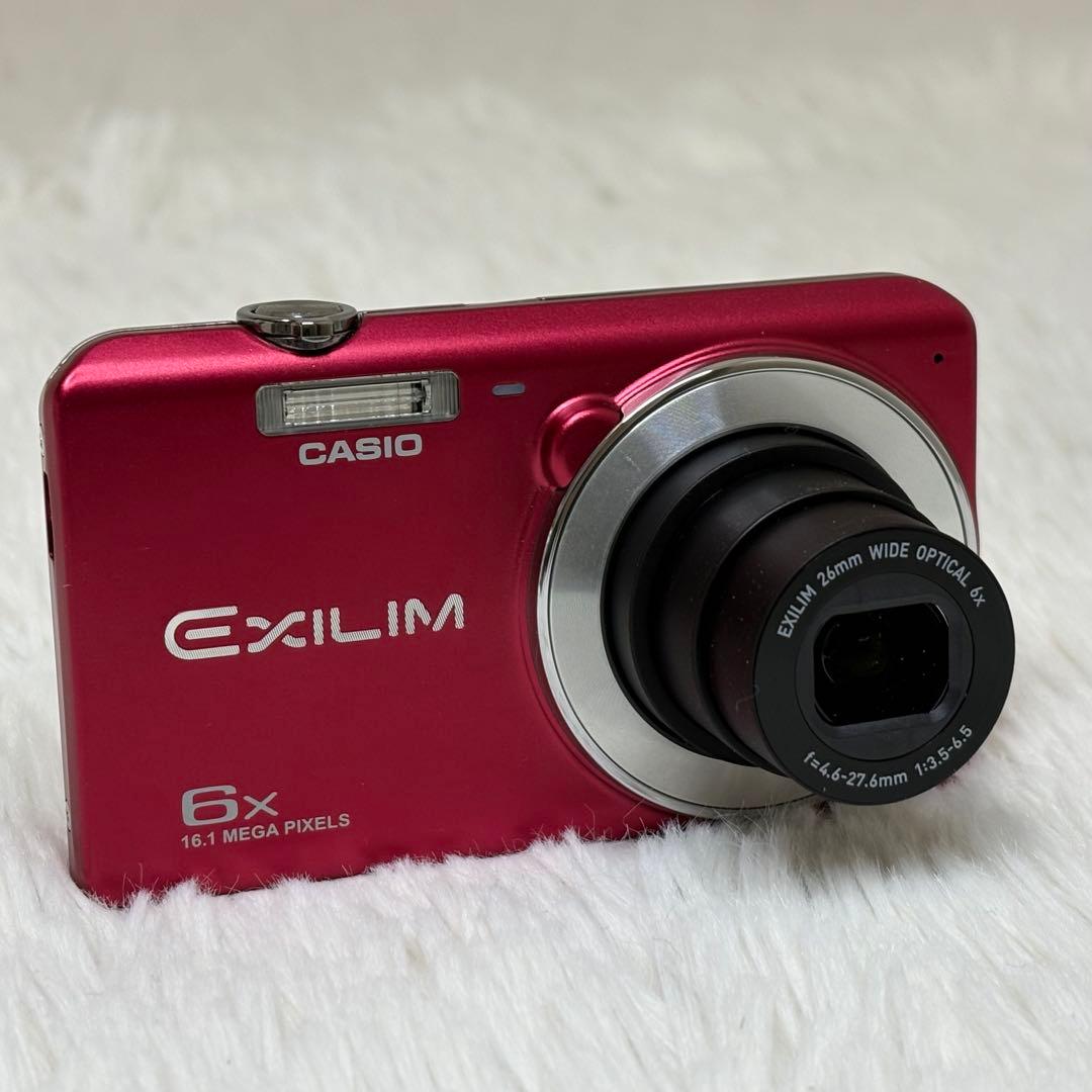 美品　CASIO カメラ　エクシリム　EX-Z900 レッドコンデジ　動作品
