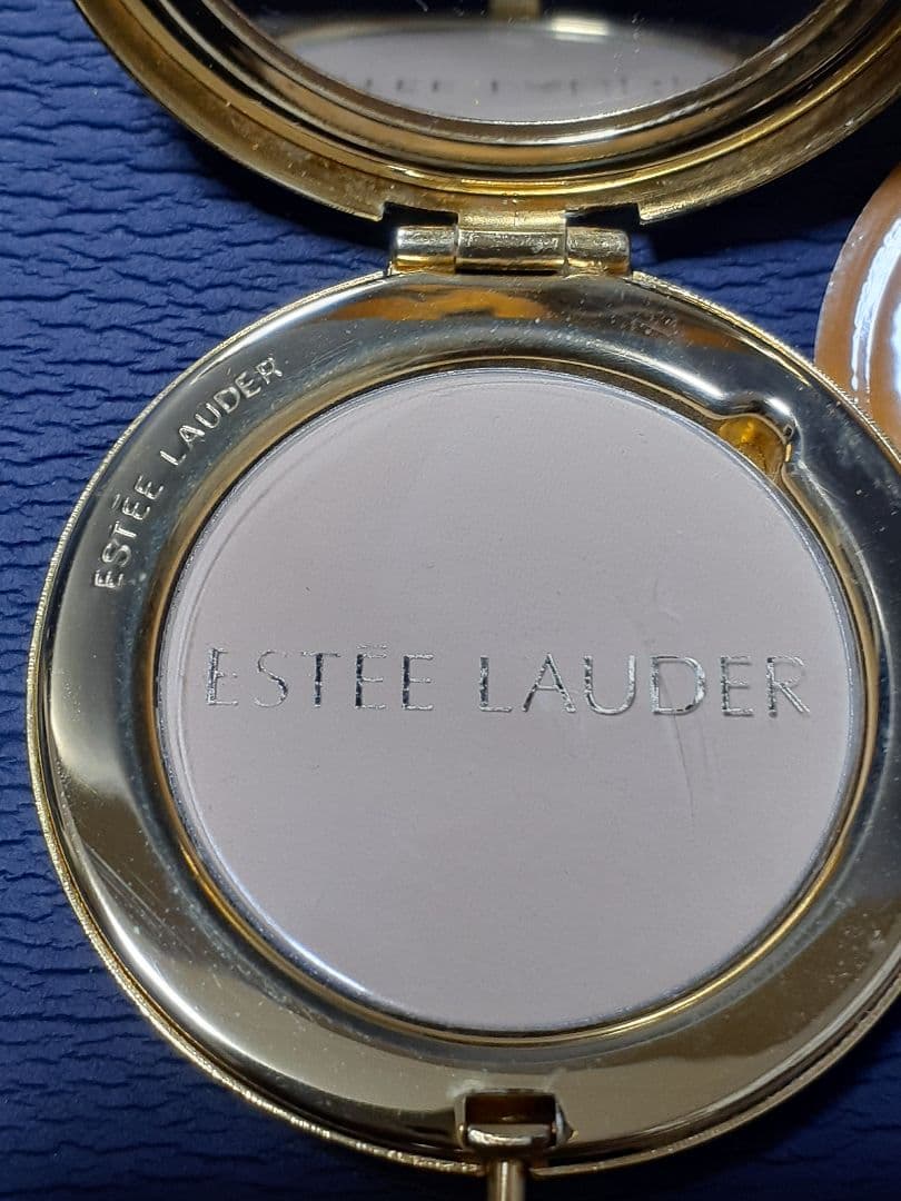 【ESTĒELAUDER】プレストパウダー〈イタリアンベネティアングラス〉