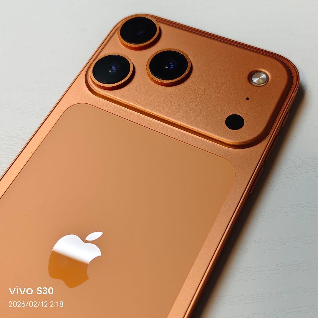 究極魔改 iPhone XR カスタム品 (17Pro風)128GB ケース付き