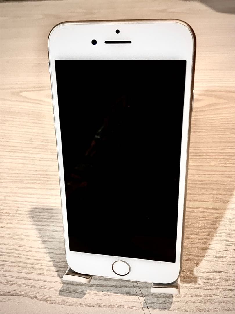 Apple iPhone 8 シルバー(ホワイト) 本体　64GB SIMフリー