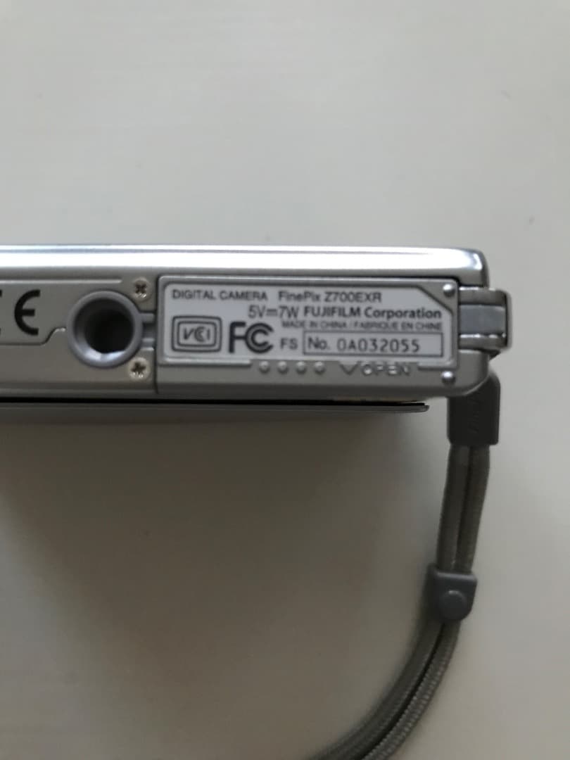FUJIFILM FINEPIX Z700EXR コンパクトデジタルカメラ