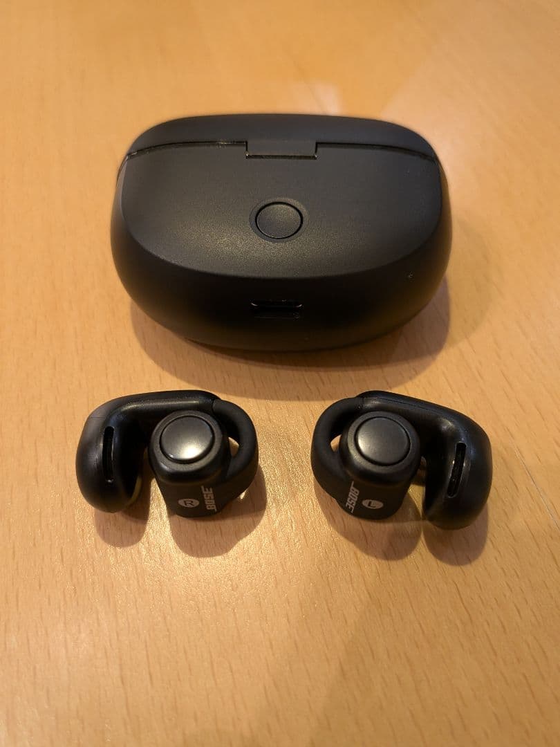Bose ワイヤレスイヤホン ブラック 充電ケース付き　美品