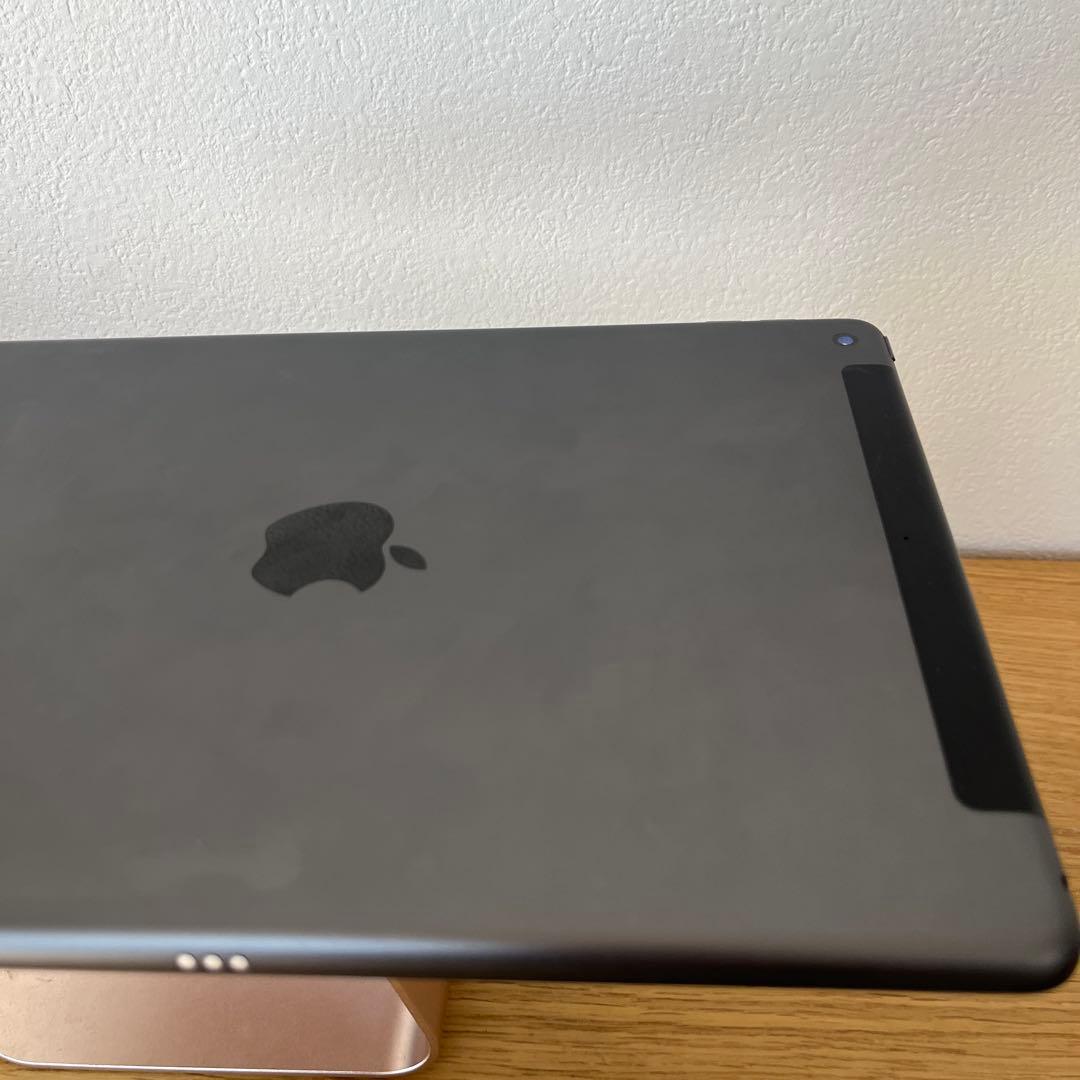 バッテリー99%新品同様！iPad 8世代 32G Cellularモデル