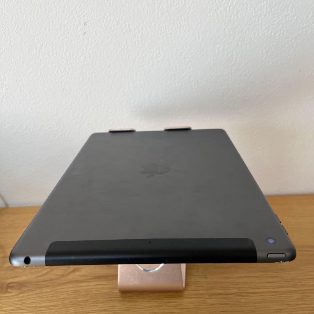 バッテリー99%新品同様！iPad 8世代 32G Cellularモデル