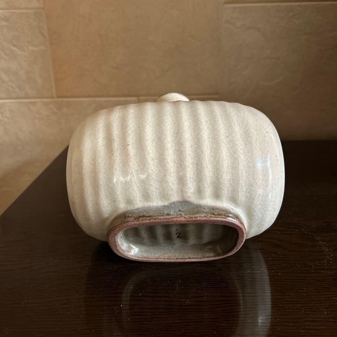 白色 陶器 ボトル型 萩焼き 花器