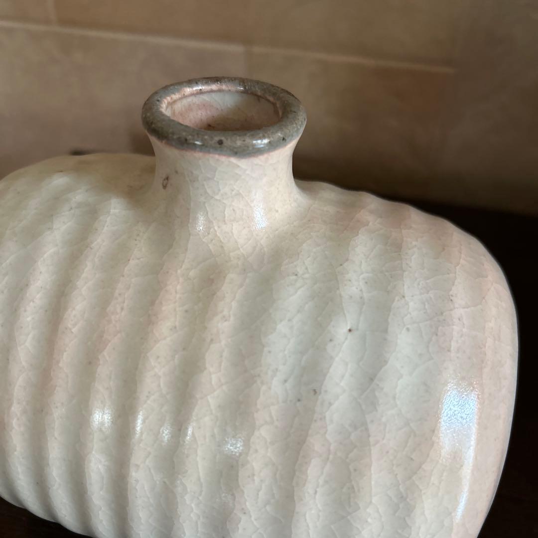 白色 陶器 ボトル型 萩焼き 花器