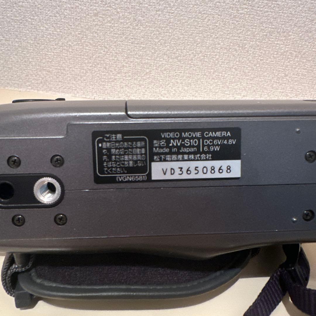 Panasonic NV-S10 VHS-C ビデオカメラ