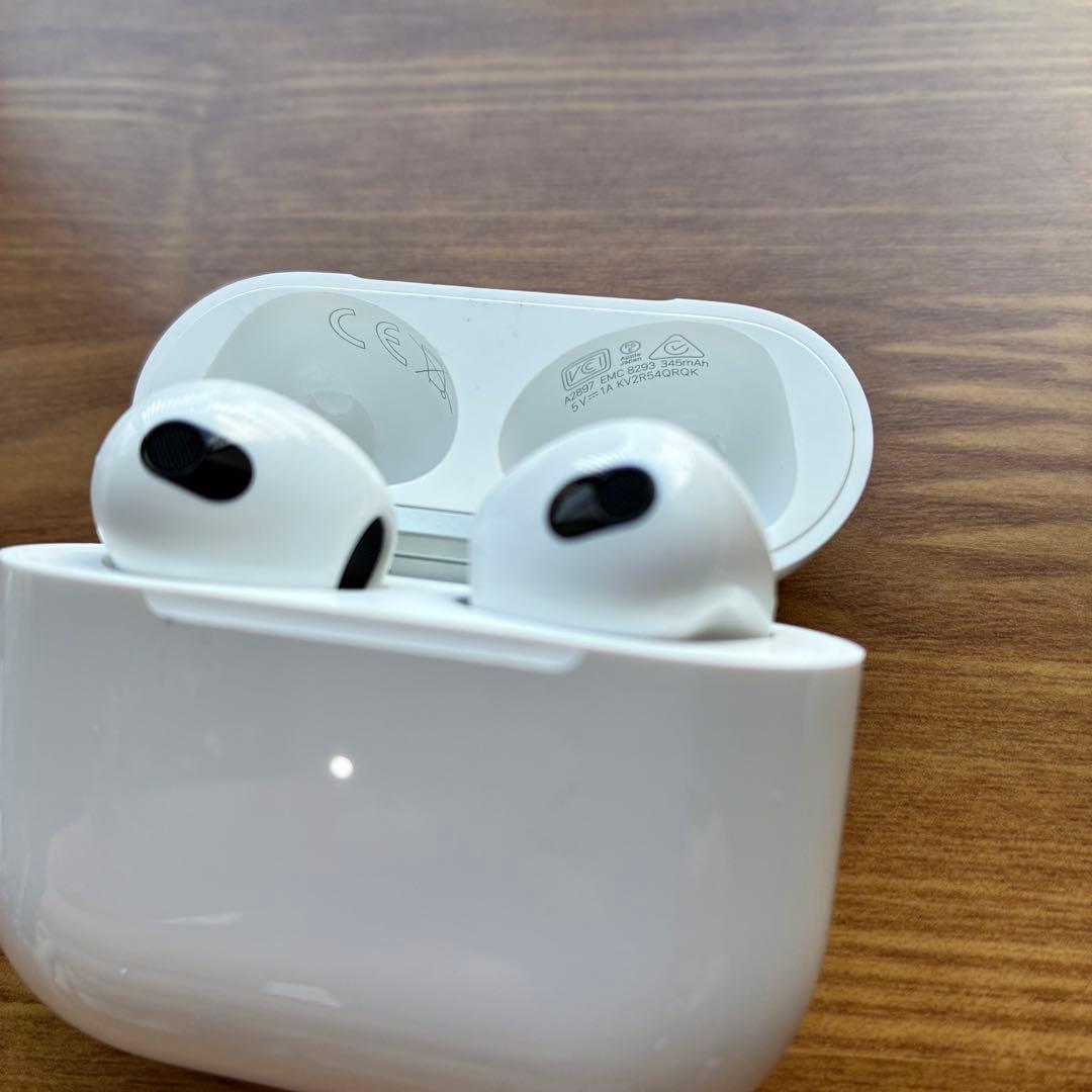 【ほぼ未使用】Apple airpods3 本体一式　Lightning充電