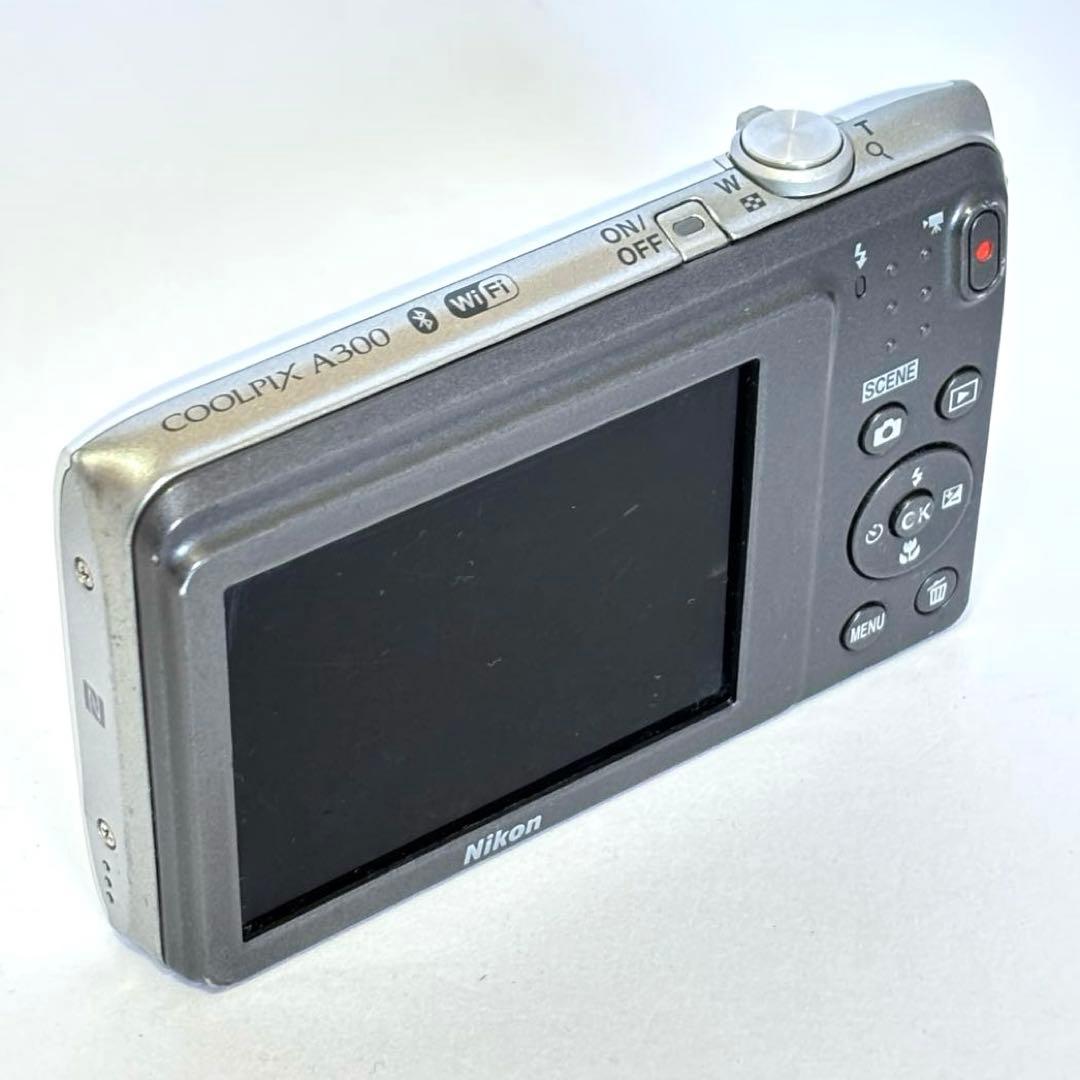 Nikon coolpix A300 ニコン　コンデジ　SDカード付シルバー