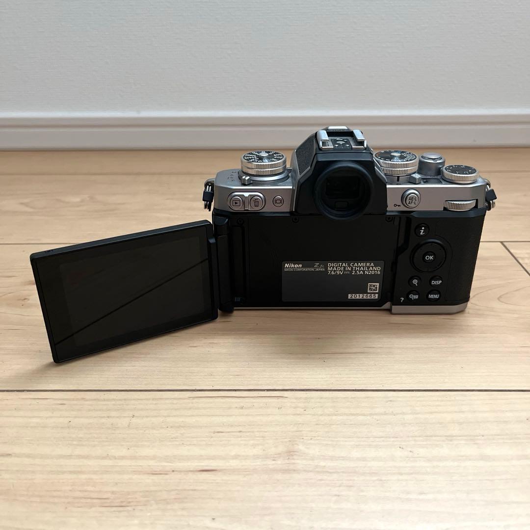 シャッター約1600回 Nikon Z fc DX16-50 SL KIT