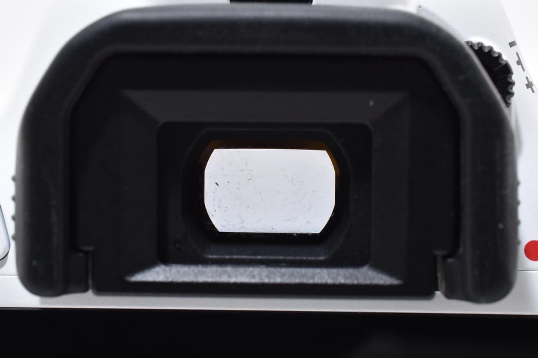 ほぼ未使用 Canon EOS Kiss X7 ホワイト スマホ転送 9423