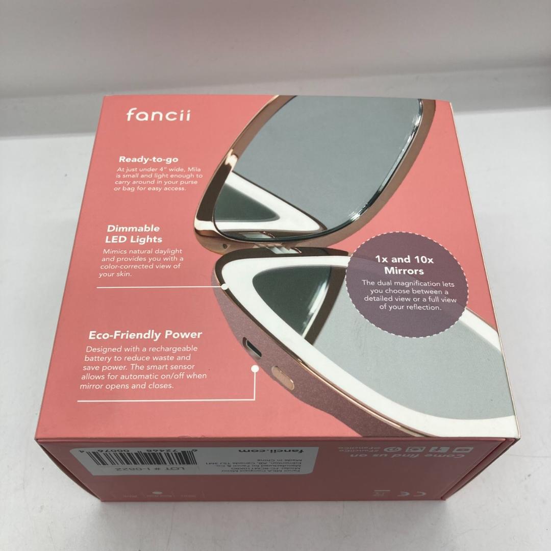 ▼未使用品　fancii MILA　コンパクト　メイクアップミラー　LED