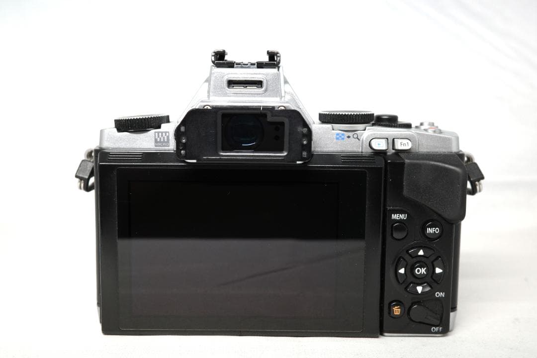【ジャンク品】オリンパス OLYMPUS OM-D E-M5 シルバー