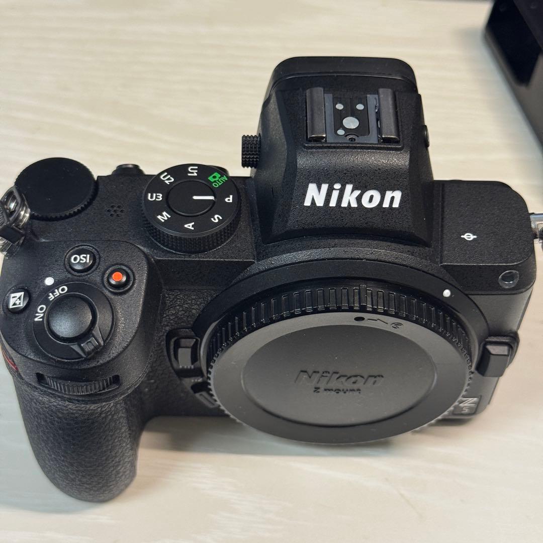 【値下:美品】Nikon Z 5 ミラーレス一眼カメラ(ショット数5,083枚)