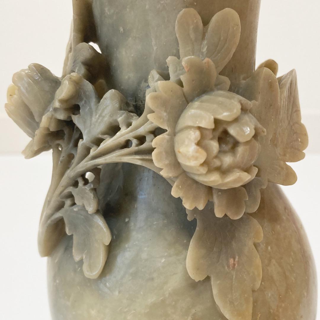 天然石 菊の彫刻の花瓶 全高約25.6cm