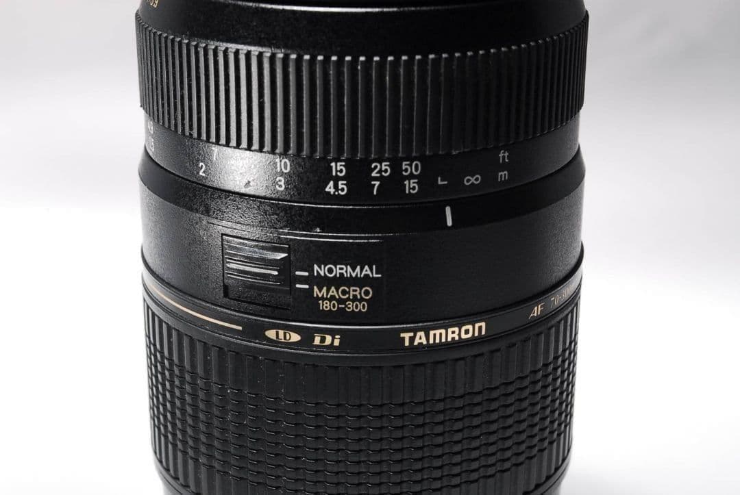 【決算セール】超望遠ズーム TAMRON 70-300mm マクロ機能 迫力撮影