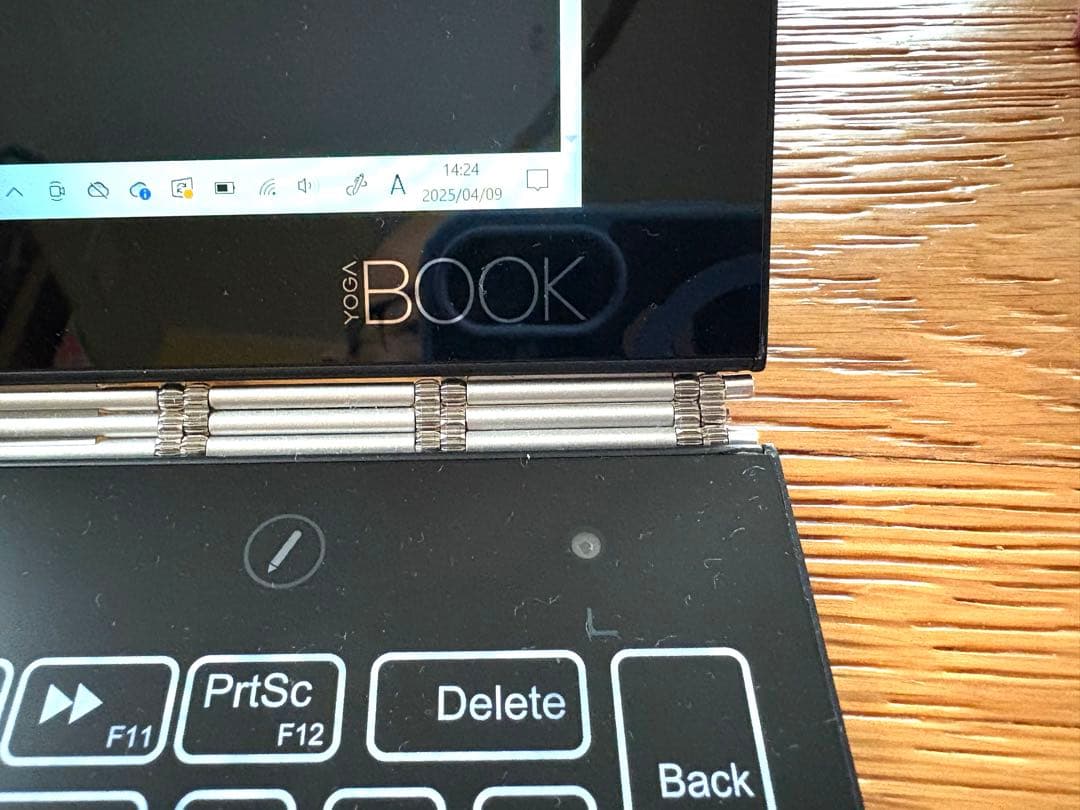 Windowsノート本体 Lenovo Yoga Book YB1-X91F Atom x5-z8550