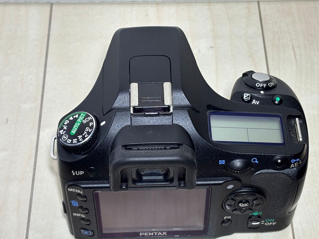 Pentax ペンタックス デジタルー眼レフカメラK200D シャッター数少