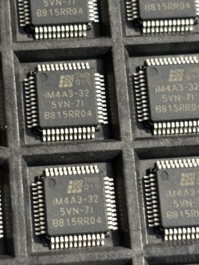 132個。ICチップM4A3-32/32-5VNC48。新品同様未使用長期保管品