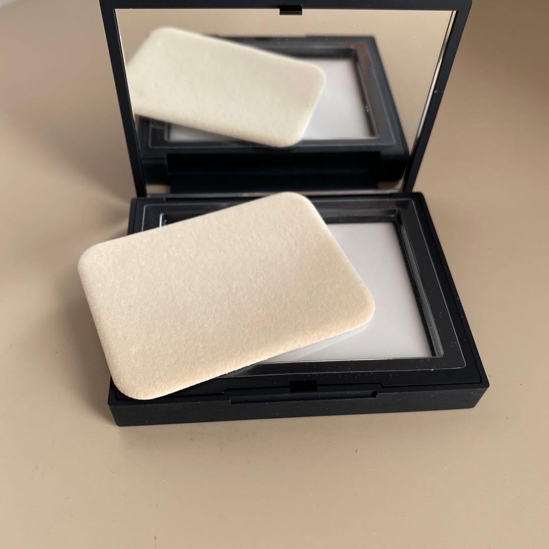 NARS ナーズ リフ粉 ライトリフレクティングセッティングパウダー プレスト
