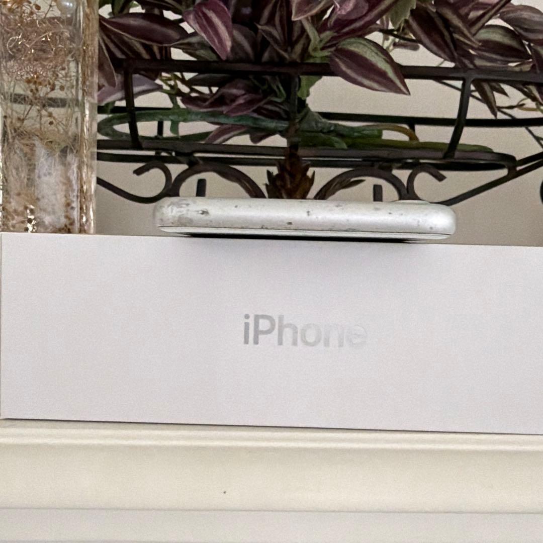 iPhone8 64GB SIMフリー　シルバーsilver