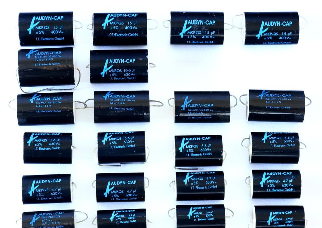 スピーカーネットワーク用コンデンサー34個とコイル26個のセット