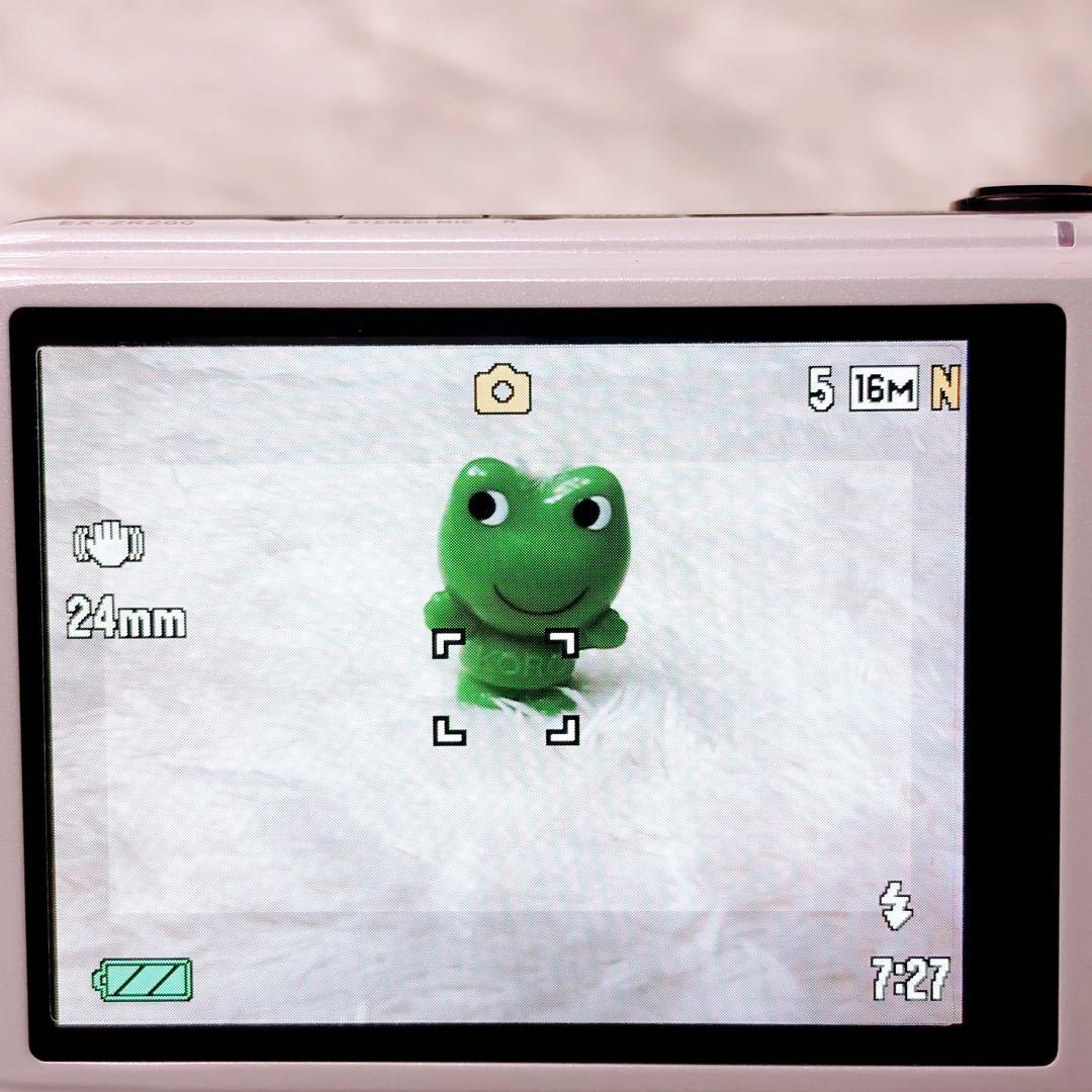 【外観極美品】CASIO EXILIM EX‐ZR200 ホワイト デジカメ