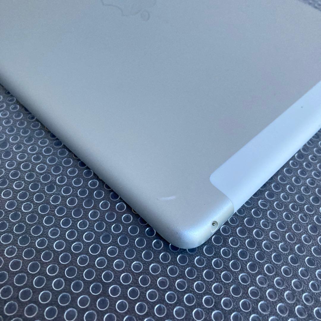 3561【早い者勝ち】電池良好☆iPad8 第8世代 32GB SIMフリー☆