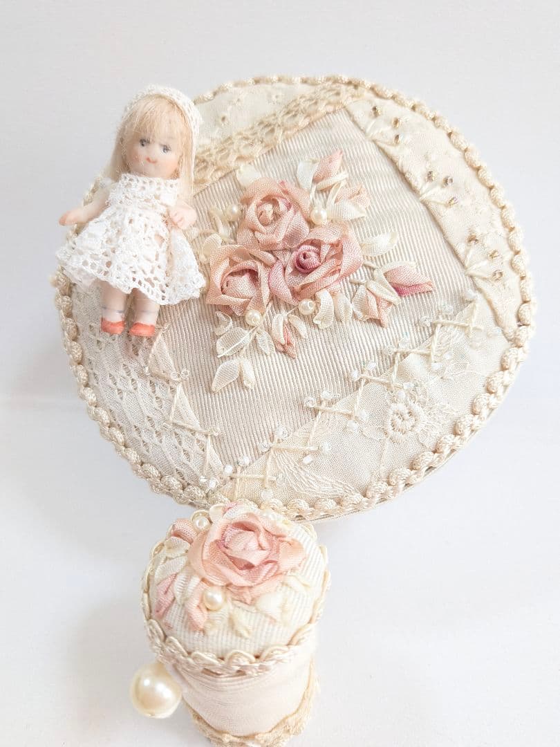 ★ちびくま工房　小さな女の子ビスクの薔薇のboxとシンブルケース　リボン刺繍