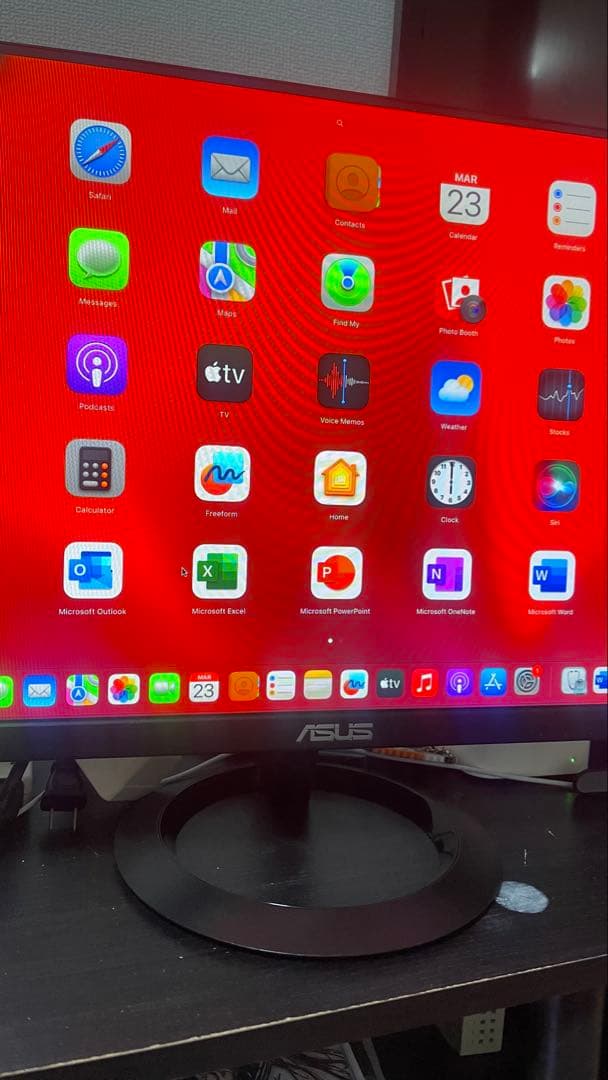 MacBook Pro シルバー 外装に傷ありネジなし