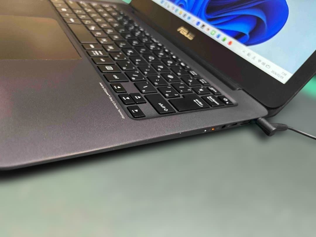 Windowsノート本体 ASUS UX305U Core i5/SSD 120GB/Office