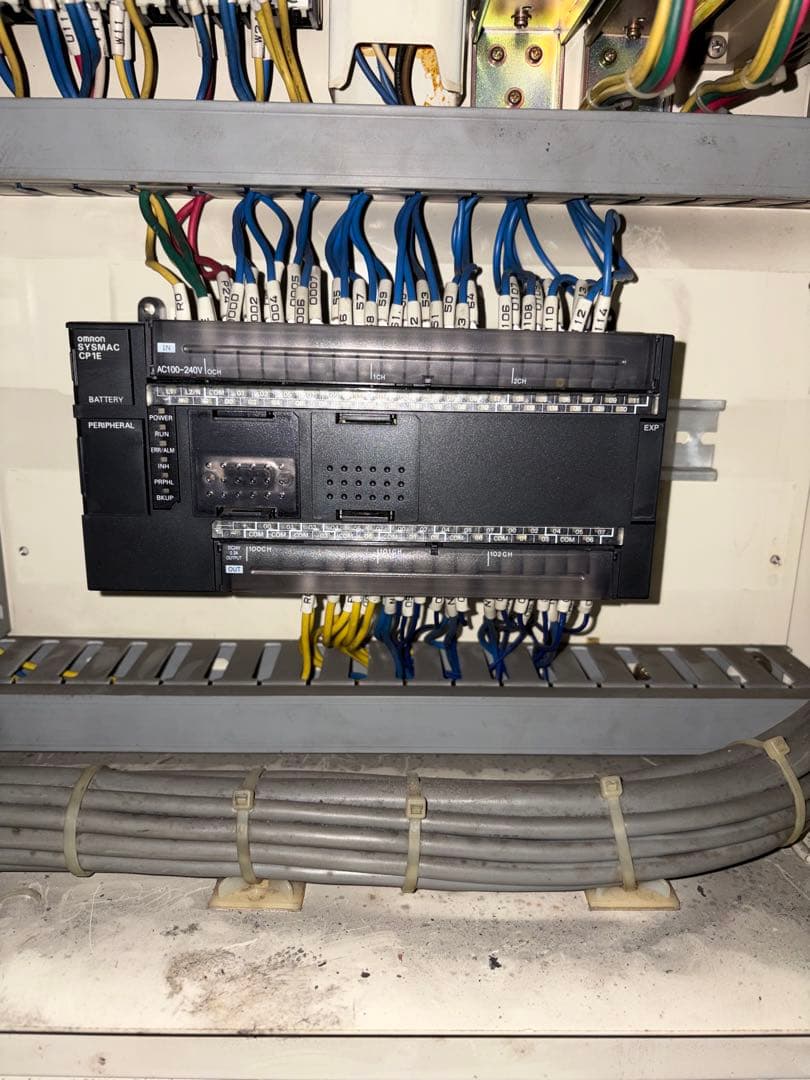 OMRON CP1E-N60DR-A PLC　シーケンサー通電確認