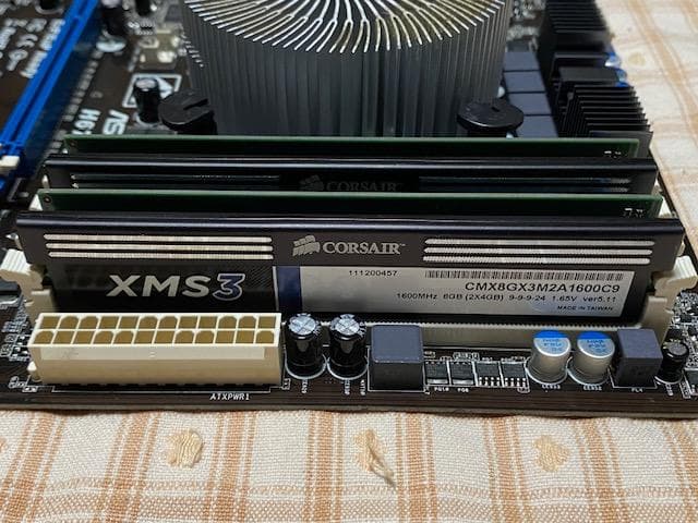 ASROCK H67DE +CPUi7-2600+メモリ12 G ⑥