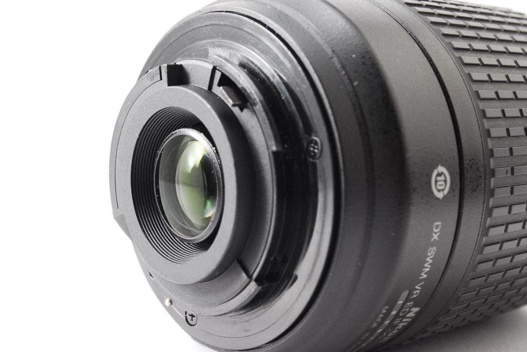 美品　Nikon D5300 ダブルズームレンズ 赤 ショット数少　Wi-Fi