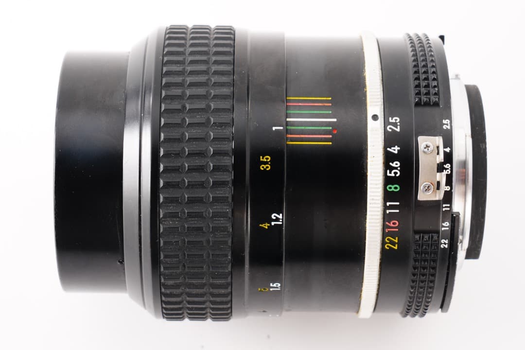 【極美品】Nikon Ai Nikkor 105mm F2.5 869 ニコン